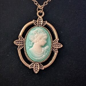 Vintage Cameo Pendant Necklace